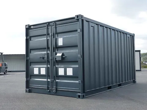 CONTENEDOR DE 15 PIES CON INSTALACIÓN ELÉCTRICA, REJILLAS DE VENTILACIÓN Y BLOQUEO DE LLAVE